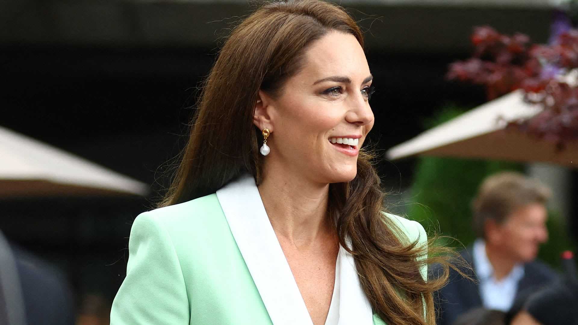 La princesse Kate rend hommage à la princesse Diana avec un blazer menthe à Wimbledon