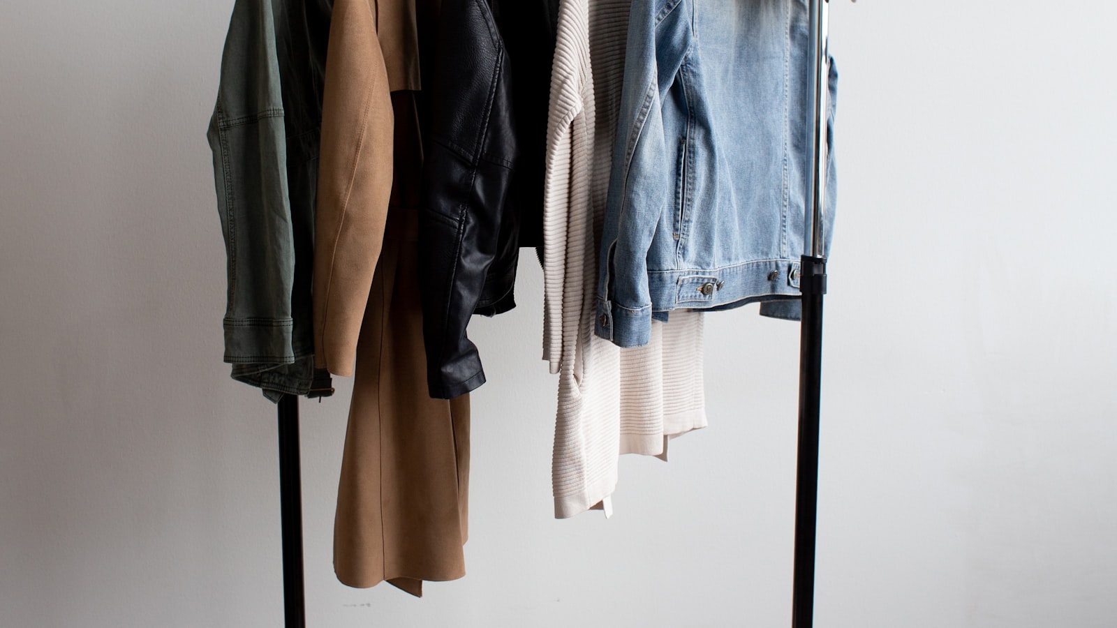 Comment voyager léger et chic : la valise capsule parfaite pour 10 jours