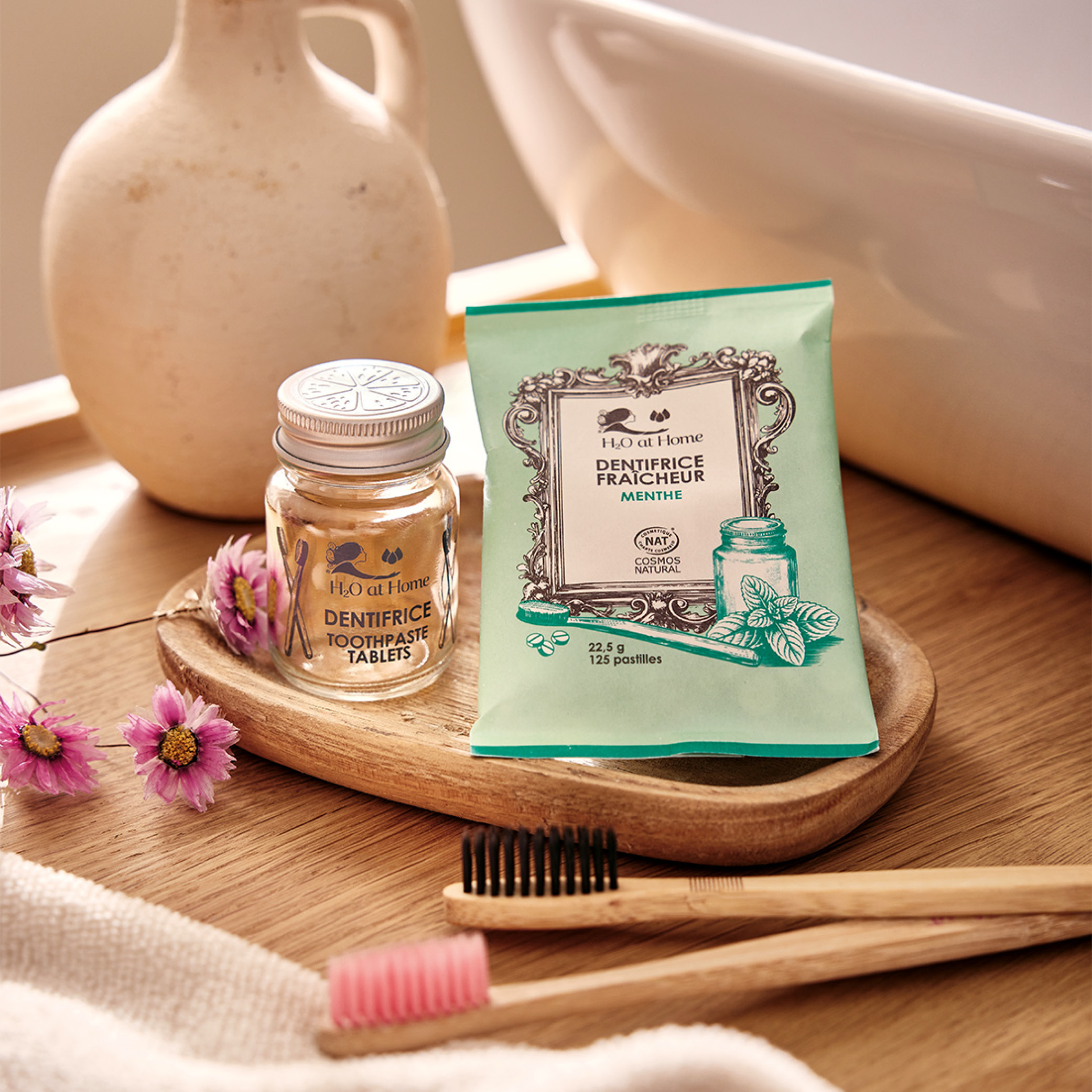 Dentifrice Fraîcheur H2O at Home — des pastilles à croquer dans une fiole rechargeable, idéales en cabine avion